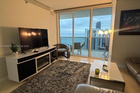 Condo in Hallandale Beach, Florida, 3 bedrooms  № 2052941 - photo 5