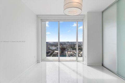 Condo in Miami, Florida, 2 bedrooms  № 1896501 - photo 23