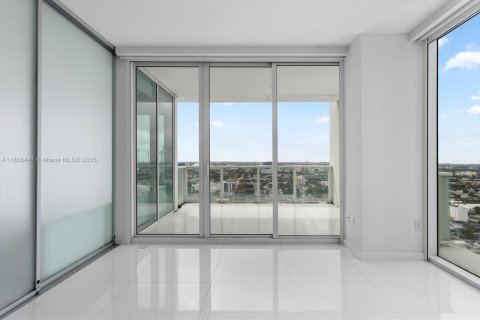 Condo in Miami, Florida, 2 bedrooms  № 1896501 - photo 19