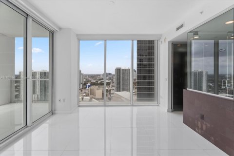 Condo in Miami, Florida, 2 bedrooms  № 1896501 - photo 13