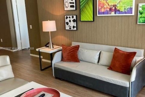 Condominio en venta en Hollywood, Florida, 2 dormitorios, 104.89 m2 № 2077176 - foto 2