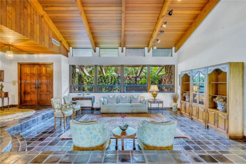 Villa ou maison à vendre à Miami, Floride: 4 chambres, 479.84 m2 № 1938502 - photo 27