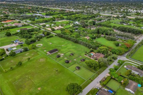 Casa en venta en Miami, Florida, 4 dormitorios, 479.84 m2 № 1938502 - foto 5