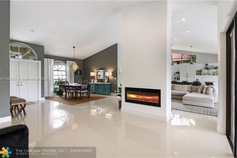 House in Coral Springs, Florida 5 bedrooms, 242.47 sq.m. № 1929833 - photo 19