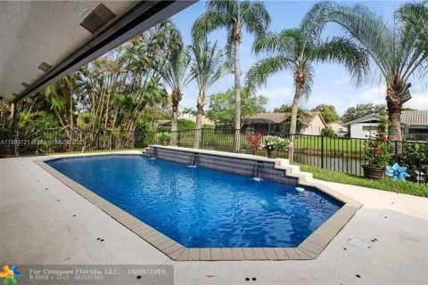 Villa ou maison à vendre à Coral Springs, Floride: 5 chambres, 242.47 m2 № 1929833 - photo 13