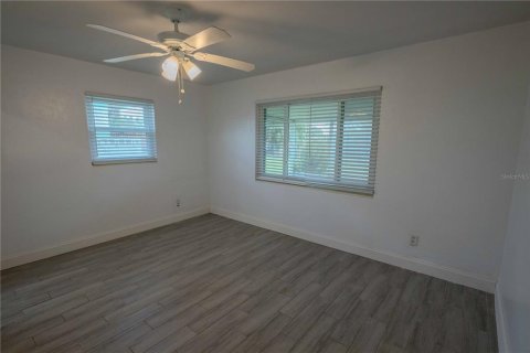 Casa en venta en Saint Petersburg, Florida, 3 dormitorios, 171.5 m2 № 1885618 - foto 24
