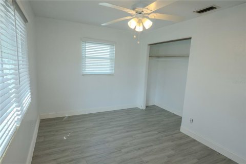 Casa en venta en Saint Petersburg, Florida, 3 dormitorios, 171.5 m2 № 1885618 - foto 20