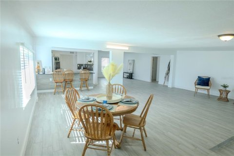 Casa en venta en Saint Petersburg, Florida, 3 dormitorios, 171.5 m2 № 1885618 - foto 17