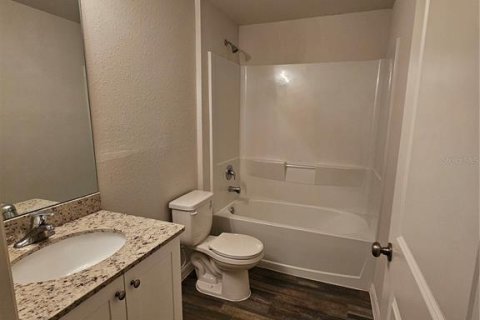 House in Cape Coral, Florida 4 bedrooms, 153.94 sq.m. № 2237739 - photo 18
