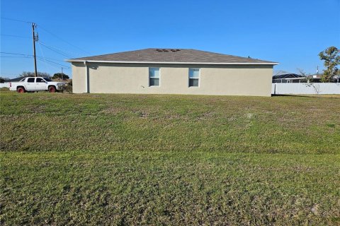 House in Cape Coral, Florida 4 bedrooms, 153.94 sq.m. № 2237739 - photo 24
