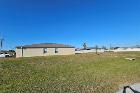 House in Cape Coral, Florida 4 bedrooms, 153.94 sq.m. № 2237739 - photo 25