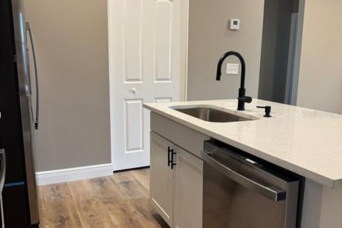 Appartement à louer à Bradenton, Floride: 3 chambres, 102.19 m2 № 1636470 - photo 4