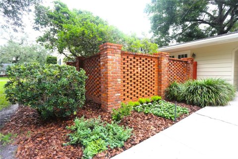 Villa ou maison à vendre à Tampa, Floride: 4 chambres, 269.14 m2 № 2349222 - photo 18