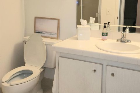 Copropriété à louer à Deerfield Beach, Floride: 2 chambres, 90.3 m2 № 2439307 - photo 8