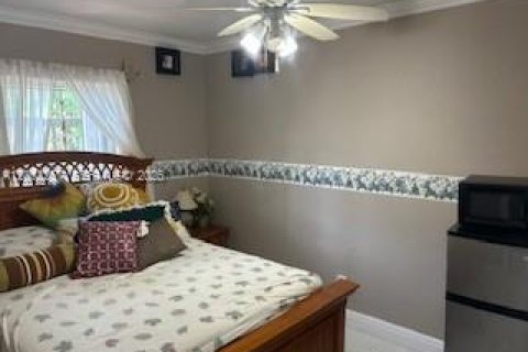 Commercial property in Miami, Florida 1 bedroom, 18.58 sq.m. № 2068082 - photo 2