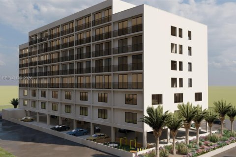 Propiedad comercial en venta en Miami, Florida № 2055077 - foto 4