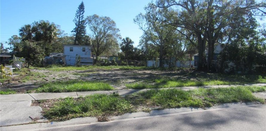 Land in Saint Petersburg, Florida № 1723762