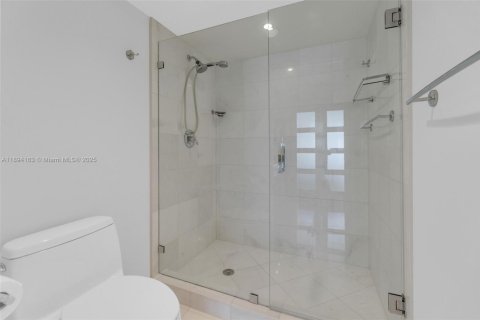 Condo in Aventura, Florida, 3 bedrooms № 1946060 - photo 21