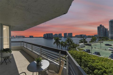 Condo in Aventura, Florida, 3 bedrooms № 1946060 - photo 3