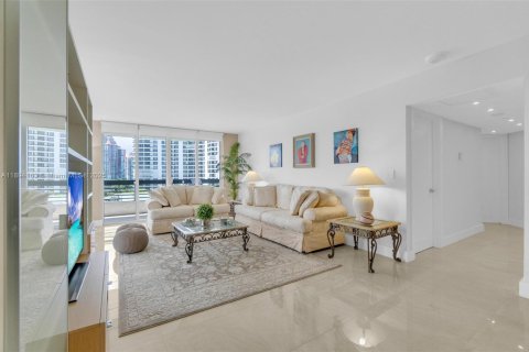 Condo in Aventura, Florida, 3 bedrooms № 1946060 - photo 10