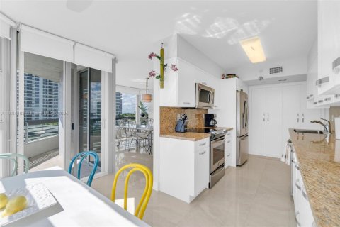 Condo in Aventura, Florida, 3 bedrooms № 1946060 - photo 9