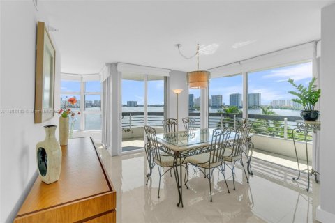 Condo in Aventura, Florida, 3 bedrooms № 1946060 - photo 13