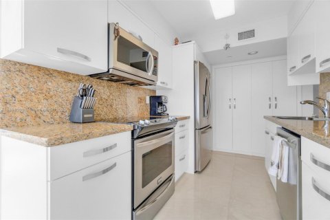 Condo in Aventura, Florida, 3 bedrooms № 1946060 - photo 12