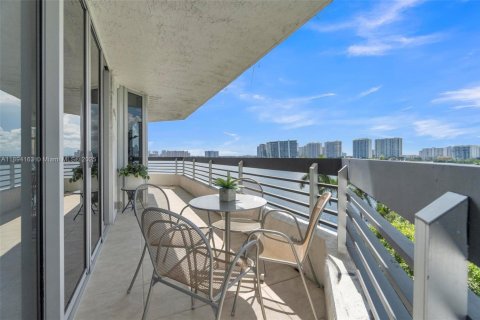 Condo in Aventura, Florida, 3 bedrooms № 1946060 - photo 2