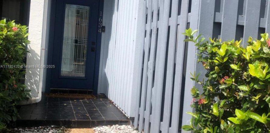 Touwnhouse à Hollywood, Floride 2 chambres, 115.29 m2 № 2012827