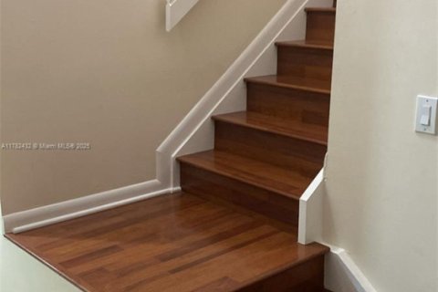 Touwnhouse à vendre à Hollywood, Floride: 2 chambres, 115.29 m2 № 2012827 - photo 17