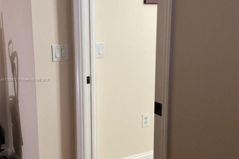 Touwnhouse à vendre à Hollywood, Floride: 2 chambres, 115.29 m2 № 2012827 - photo 28