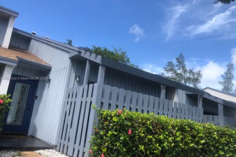 Touwnhouse à vendre à Hollywood, Floride: 2 chambres, 115.29 m2 № 2012827 - photo 3