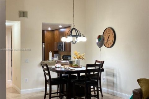 Touwnhouse à vendre à Hollywood, Floride: 2 chambres, 115.29 m2 № 2012827 - photo 11