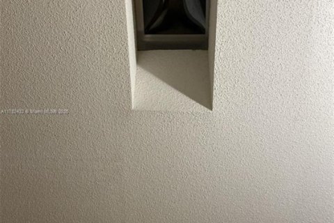 Touwnhouse à vendre à Hollywood, Floride: 2 chambres, 115.29 m2 № 2012827 - photo 10