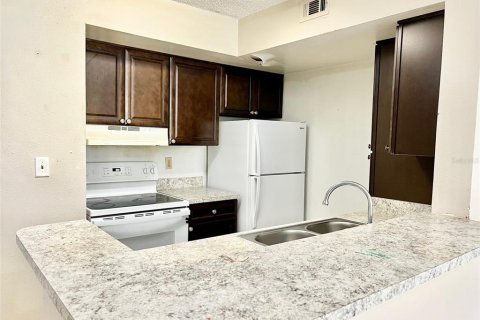 Condo in Kissimmee, Florida, 1 bedroom  № 2393975 - photo 8