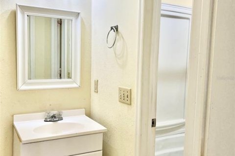Condo in Kissimmee, Florida, 1 bedroom  № 2393975 - photo 12