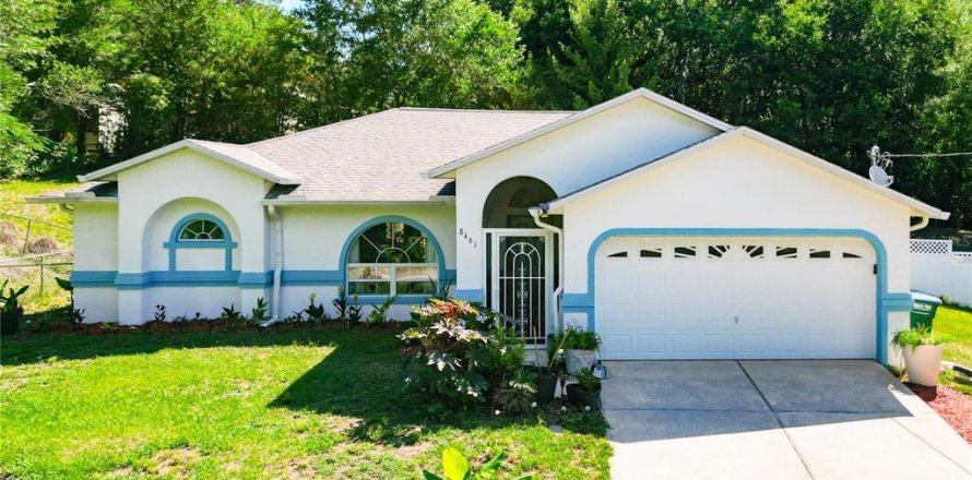 House in Citrus Springs, Florida 3 bedrooms, 125.6 sq.m. № 2220478