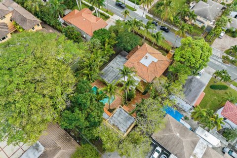 Casa en venta en West Palm Beach, Florida, 5 dormitorios, 395.48 m2 № 984096 - foto 1