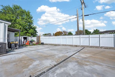 Купить виллу или дом в Опа-Локка, Флорида 2 спальни, 55.18м2, № 2050481 - фото 22