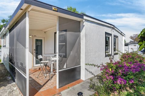 Купить виллу или дом в Опа-Локка, Флорида 2 спальни, 55.18м2, № 2050481 - фото 4