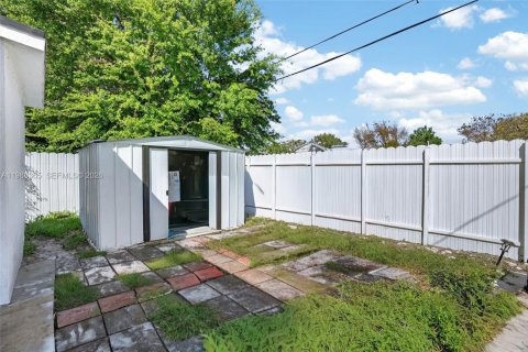 Купить виллу или дом в Опа-Локка, Флорида 2 спальни, 55.18м2, № 2050481 - фото 24