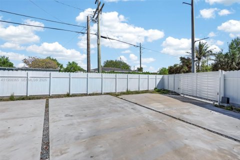 Купить виллу или дом в Опа-Локка, Флорида 2 спальни, 55.18м2, № 2050481 - фото 23