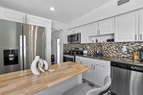 Купить виллу или дом в Опа-Локка, Флорида 2 спальни, 55.18м2, № 2050481 - фото 14