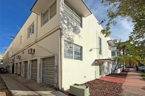 Immobilier commercial à vendre à Miami Beach, Floride № 1994304 - photo 2