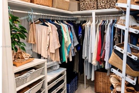 Condo in Miami, Florida  № 2042953 - photo 8