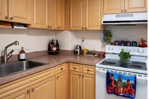 Condo in Miami, Florida  № 2042953 - photo 6