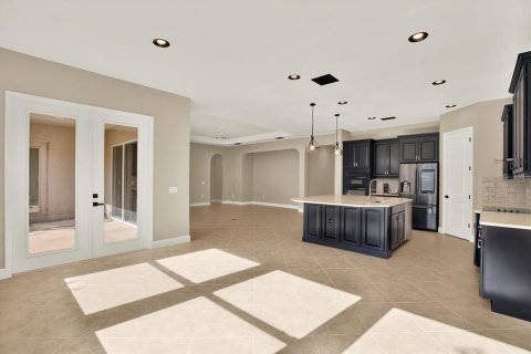 House in Wesley Chapel, Florida 4 bedrooms, 270.81 sq.m. № 1804658 - photo 13