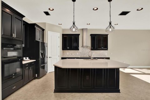 House in Wesley Chapel, Florida 4 bedrooms, 270.81 sq.m. № 1804658 - photo 7