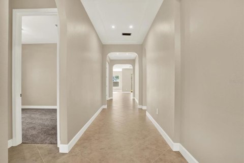 House in Wesley Chapel, Florida 4 bedrooms, 270.81 sq.m. № 1804658 - photo 3