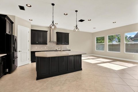 House in Wesley Chapel, Florida 4 bedrooms, 270.81 sq.m. № 1804658 - photo 5
